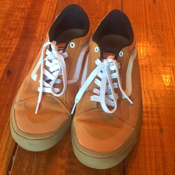 Mens vans - Picture 2 of 2